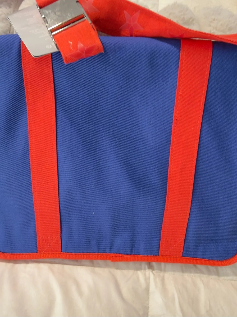 Avenger bright blue